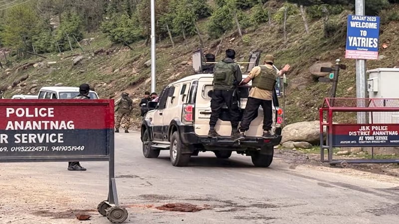 কাশ্মিরে হামলার সময় ‘বেছে বেছে পুরুষদের গুলি করা হয়’